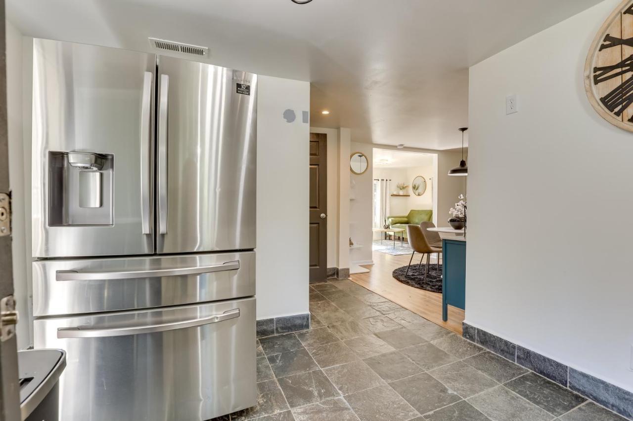 Modern Northfield Cottage With Yard! Exterior photo